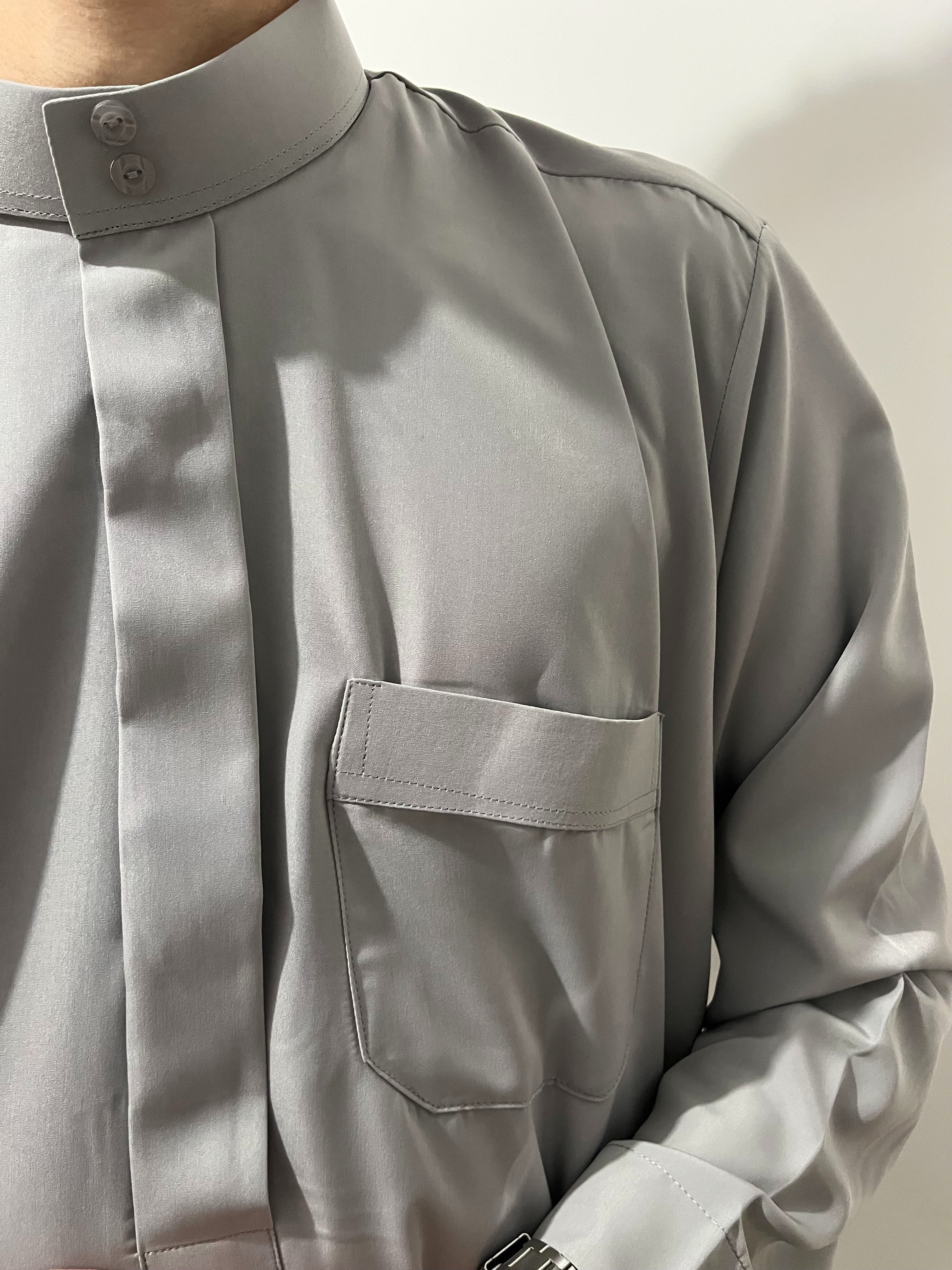 QAMIS GRIS